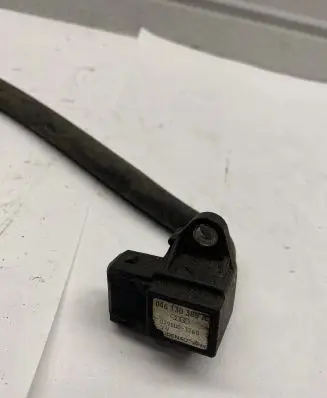 Audi A6 S6 C4 4A Air pressure sensor 046130385A