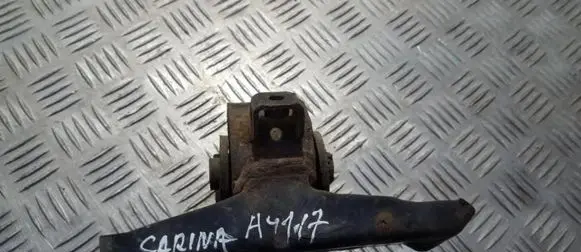 Toyota Carina T190 Engine mount bracket 
