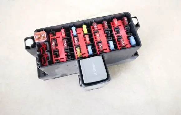 Ford Fiesta Fuse box set 8v5t14a005hce 8v5t-14a005-hce