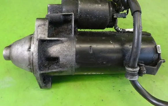 Volkswagen PASSAT B5 Starter motor 068911024C 0001110122