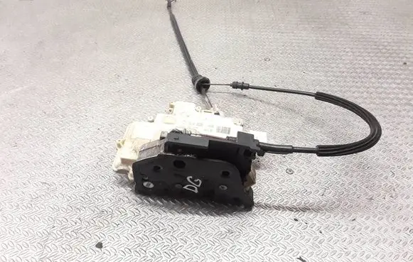 Volkswagen PASSAT B6 Rear door lock 3C4839016A