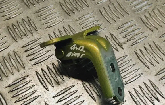 Hyundai Kona I Rear door lower hinge