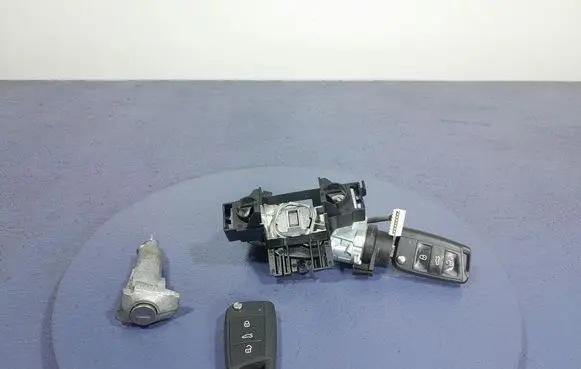 Skoda Octavia Mk3 (5E) Ignition lock 1K0905851
