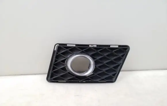 Mercedes-Benz GLK (X204) Front fog light trim/grill A2048853723