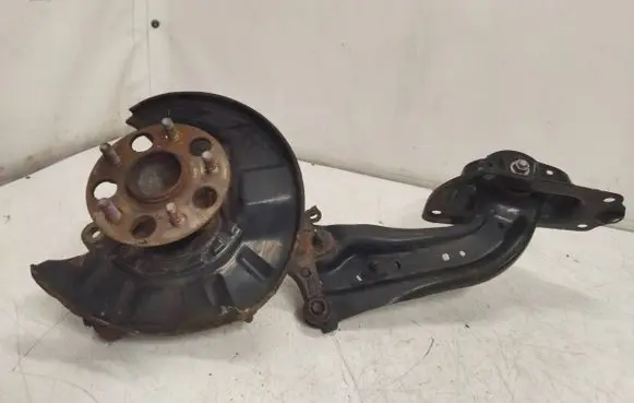 Lexus ES 250 - 300 - 330 Rear wheel hub spindle/knuckle R21R