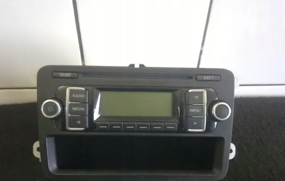 Volkswagen Polo V 6R Radio/CD/DVD/GPS head unit 5M0035156C