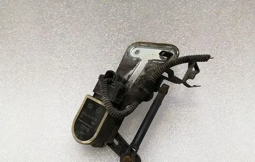 Mercedes-Benz E W212 Rear air suspension level height sensor A2123200943