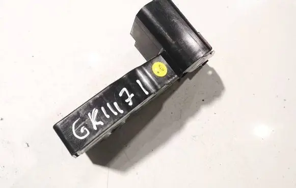 Volkswagen PASSAT B6 Seat back rest lock catch 