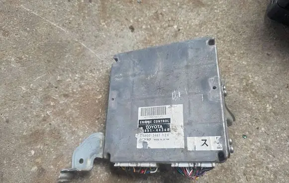 Toyota Avensis Verso Engine control unit/module 8966144360