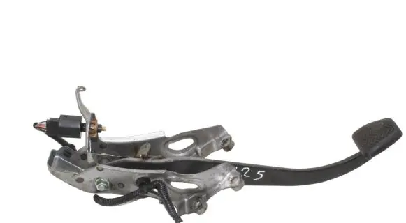 Toyota Verso-S Brake pedal