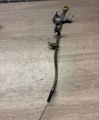 Toyota Auris 150 Oil level dip stick 