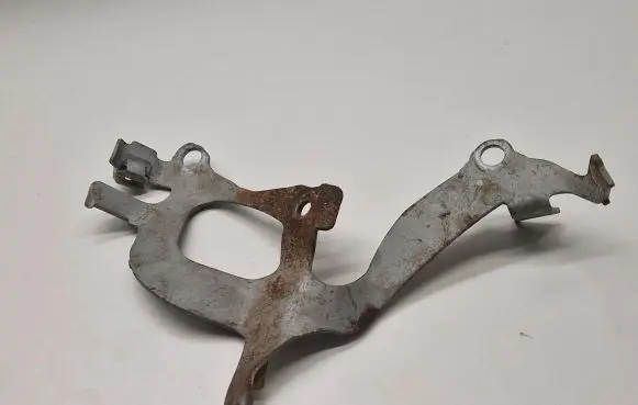 BMW X3 G01 Muffler mount bracket/holder 8642576