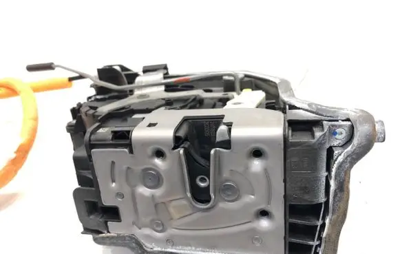 BMW 5 G30 G31 G38 Front door lock 7477688