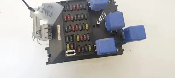 Nissan Almera Fuse box set 243502n300h