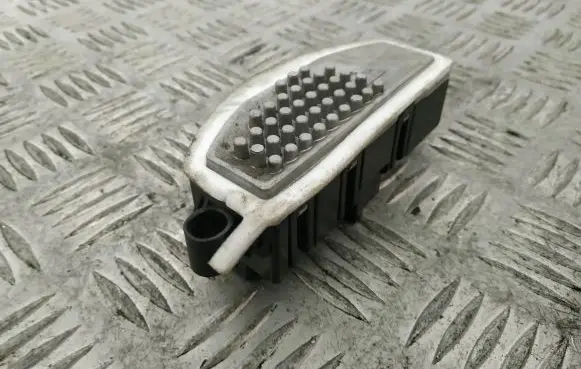 Mercedes-Benz S W222 Heater blower motor/fan resistor A2229060301