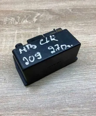Mercedes-Benz CLK A209 C209 Glow plug pre-heat relay 