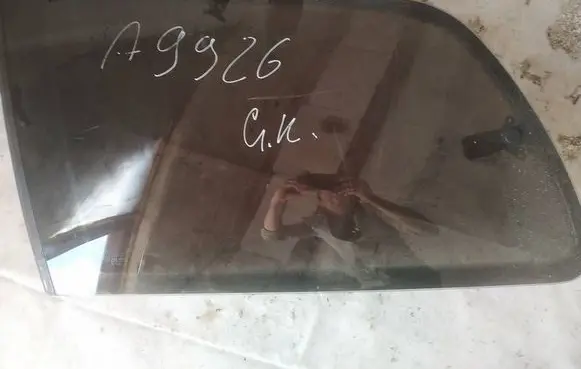 Ford Galaxy Rear side window as2