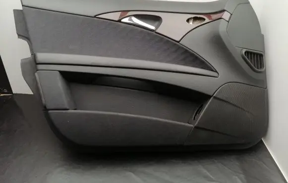 Mercedes-Benz E W211 Front door card panel trim A2117205562 A2117270148