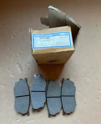 Mazda 626 Brake pads (front) GFYR3323z
