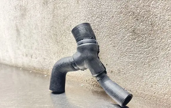 Opel Vectra B Coolant pipe/hose 1337521 Y11616 Y0P11616