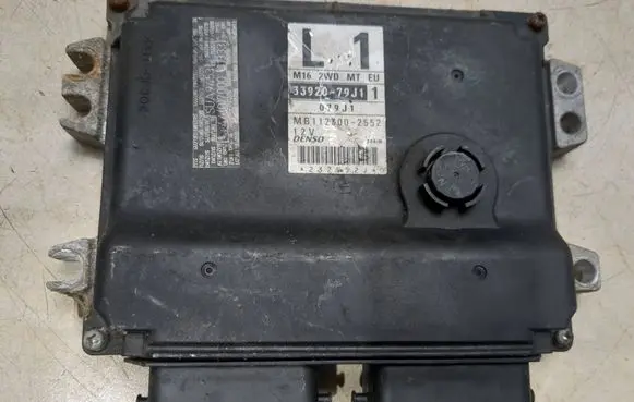 Suzuki SX4 Engine control unit/module 3392079J1 MB1123002552
