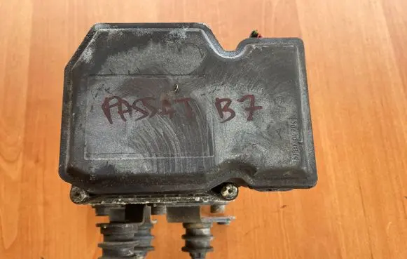 Volkswagen PASSAT B7 ABS Pump NG2060120
