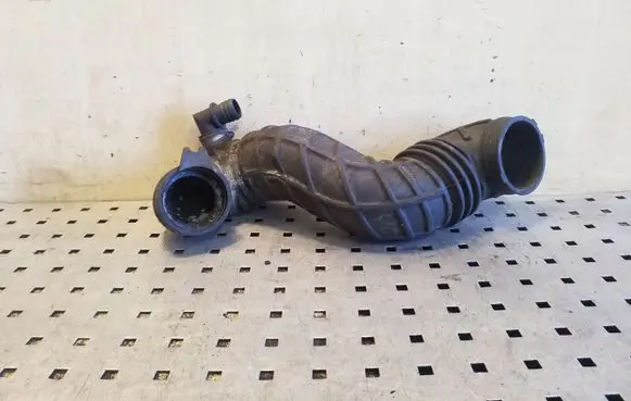 Audi A6 S6 C4 4A Turbo air intake inlet pipe/hose 4A0145747A