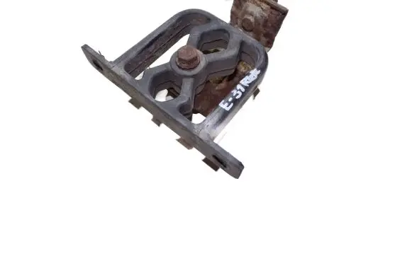 BMW 8 E31 Muffler mount bracket/holder 18211723101 1723101