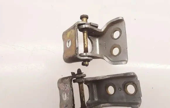 Rear door hinge set