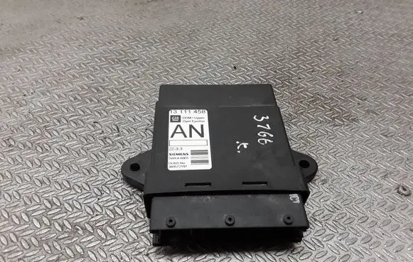 Opel Signum Door control unit/module 13111458