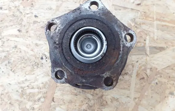 Audi A6 S6 C5 4B Rear wheel hub
