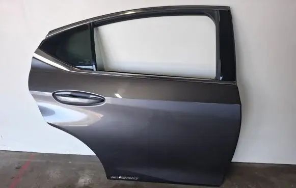 Lexus ES 250 - 300 - 330 Rear door