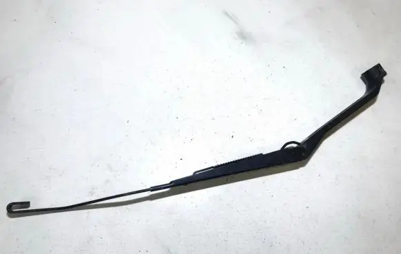 Suzuki Grand Vitara II Front wiper blade arm