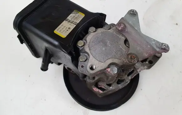 BMW 5 E39 Power steering pump 7691974518 1095749