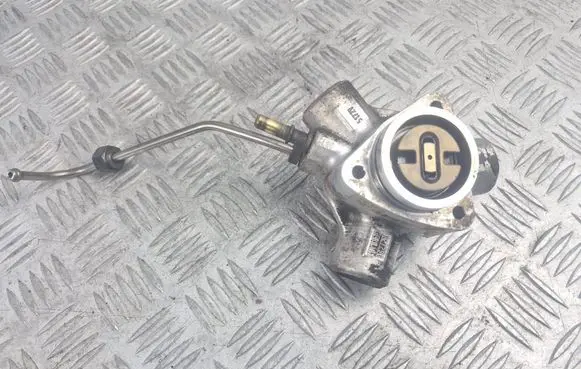 Alfa Romeo GT Fuel injection high pressure pump 0261520015