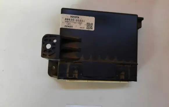 Toyota Avensis T270 Other control units/modules 8865005251