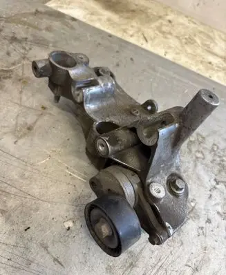 Renault Master III Generator/alternator bracket 117102273r