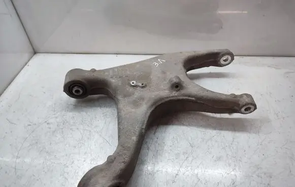 Audi A6 Allroad C7 Rear upper control arm/wishbone 8R0505311F