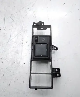 Nissan Navara D40 Wing mirror switch