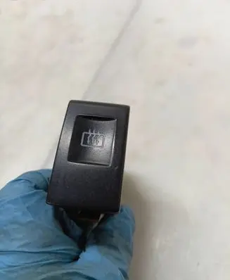 Volkswagen New Beetle Windscreen/window heater switch 1C0959621