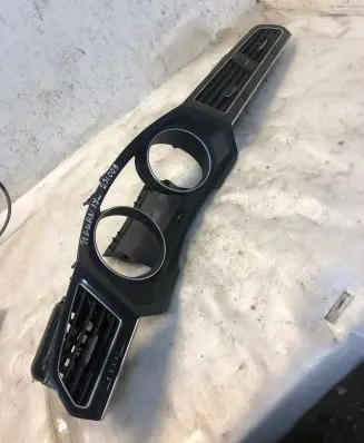 Volkswagen Tiguan Dashboard trim 5nb857059
