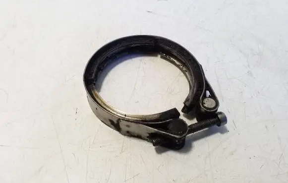 Volvo XC60 Muffler pipe connector clamp 31219900
