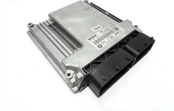BMW 1 E81 E87 Engine control unit/module 7581848 0261S04117 030018718