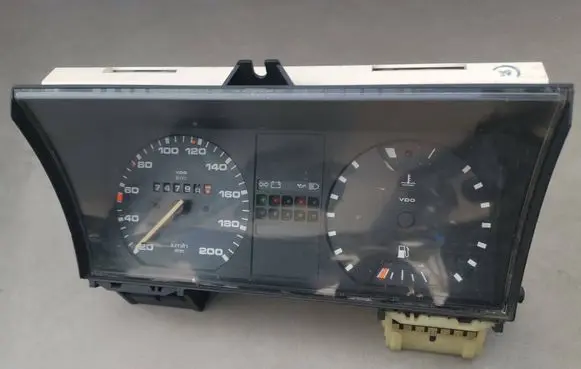 Speedometer (instrument cluster)