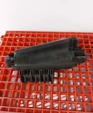 Vacuum air tank
