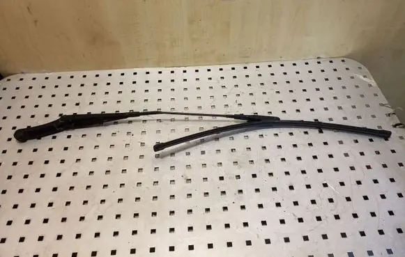 Audi TT TTS Mk2 Windshield/front glass wiper blade 8J2955407A