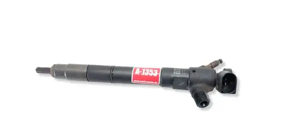 Skoda Octavia Mk3 (5E) Fuel injector 04L130277BF