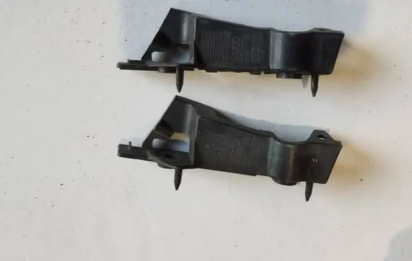 Audi A4 S4 B8 8K Front bumper mounting bracket 8K0807284