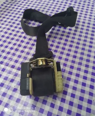 Ford Mondeo Mk III Front seatbelt