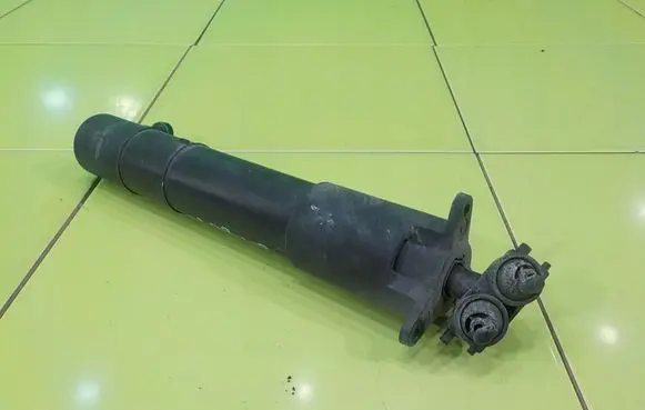 Ford Kuga I Headlight washer pump 7L5955978A